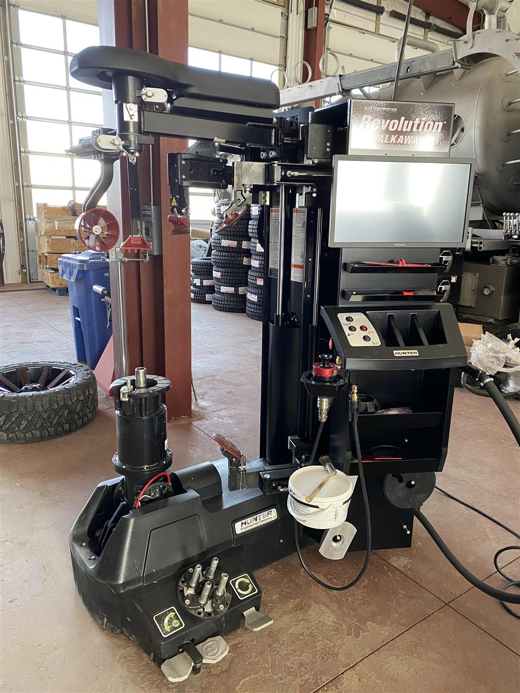 New! Tire Installation and Balancing MCB AUTOBODY AND CUSTOMS LTD.